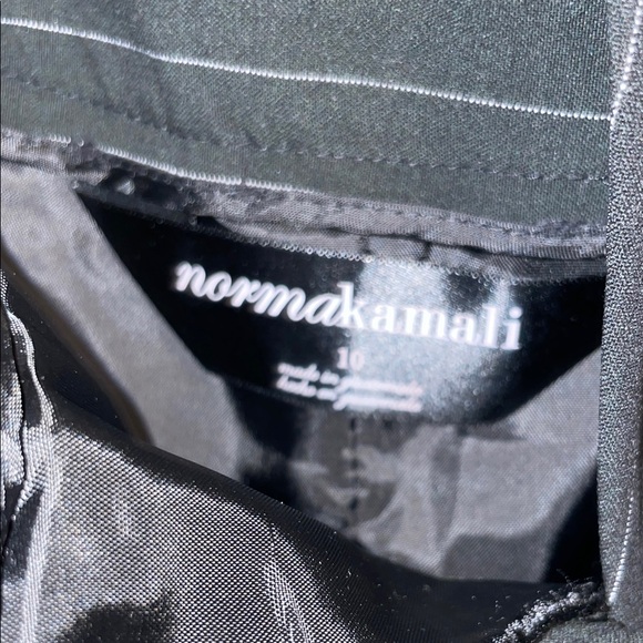 Norma Kamali Black knee-length pencil skirt with ribbed texture for work - Picture 2 of 9